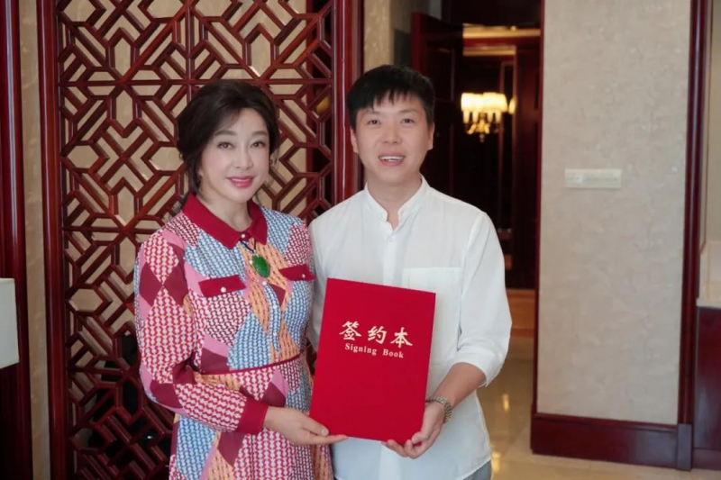 续签形象代言人刘晓庆，南宫电竞品牌美满开放！