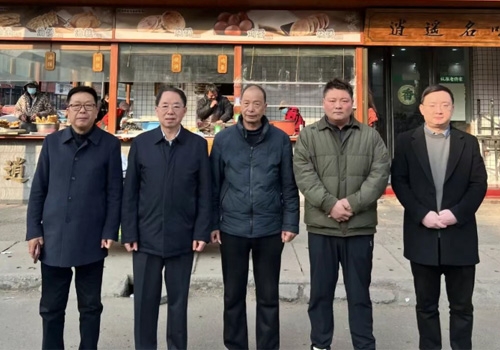 郑州马吉尔食品有限公司与河南省豫菜文化钻研会胡辣汤专业委员会一行，走进逍遥名吃老佟家胡辣汤！